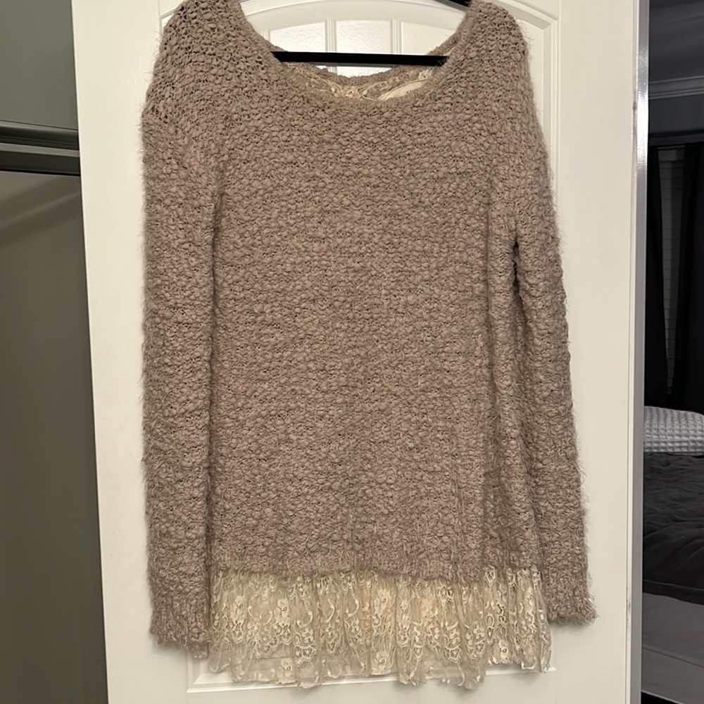 S/M Beige/Tan Soft Areve Boutique Sweater With Lace Cream And Bow Back